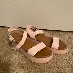 New Mia Sandals